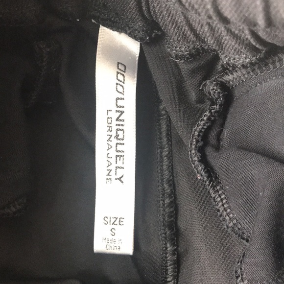 Uniquely Lorna Jane Black Pants w/gathered leg cuffs size Small - Picture 8 of 9